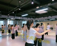 深圳华飞舞蹈分享学舞蹈女孩子‘不为人知的秘密’！ ！！
